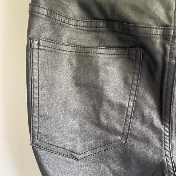 REFUGE BLACK FAUX LEATHER SKINNY PANTS ANKLE ZIPPERS POCKETS STRETCH - Picture 9 of 13